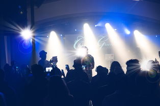 华体会体育网站-C罗与粉丝互动现场热情高涨，c罗与队友